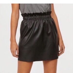ZARA womens M Faux Leather Paper Bag Mini Skirt Black Elastic Waist POCKETS